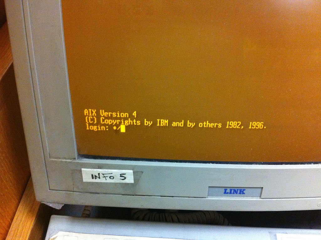 Commercial version of Unix developed by IBM (IBM AIX 4)